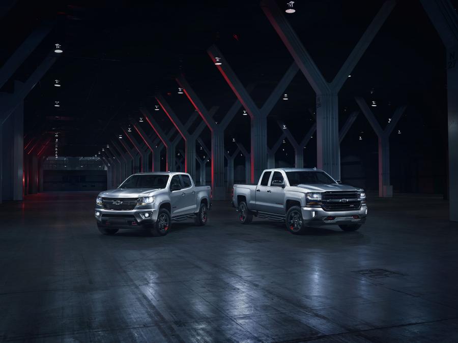  Chevrolet Silverado 1500 Redline Crew Cab 2017 года  (фото 3 из 26)